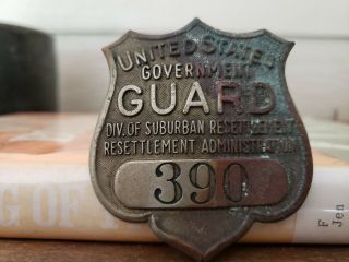 Vintage Obsolete Us Government Div Of Suburban Resettlement Administration Badge