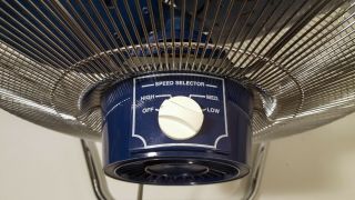 LAKEWOOD HV - 18 VINTAGE ELECTRIC FAN 18 