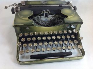 Vintage 1930 Portable Yellow Green Royal P Typewriter