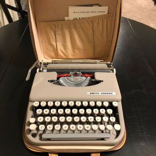 Vintage Smith Corona Skyriter Typewriter W/ Carrying Case And