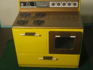 Vintage Toy Tin Nassau Kitchen Stove