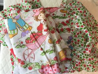 Vtg 1980 Strawberry Shortcake Twin Bed Sheet Set 1 Pillow Cases & Bedspread A9