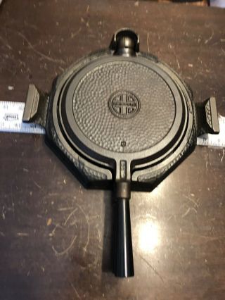 Rare Griswold 8 Waffle Maker With Low Base 173 Camping Cookware