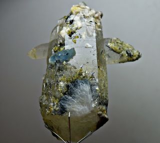 215 CT Rare Alkali BERYL Rosterite Crystal on Cross shape Quartz Crystal@Afghan 2