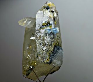 215 CT Rare Alkali BERYL Rosterite Crystal on Cross shape Quartz Crystal@Afghan 3