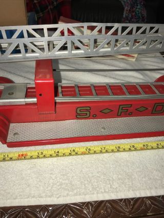 Vintage Structo Toys Snub Nose Aerial Fire Ladder Truck 29 Inches Pressed Steel 3