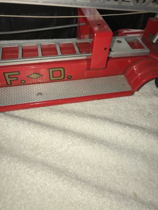 Vintage Structo Toys Snub Nose Aerial Fire Ladder Truck 29 Inches Pressed Steel 7