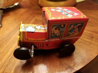 Vintage Tin Clippity Clop Car Wind - Up W/ Key By Yone 2077 Made In Japan 1960