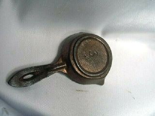 VINTAGE MINI CAST IRON SKILLET PAN 3 SALESMANS SAMPLE/ CHILDS DOLL HOUSE 2