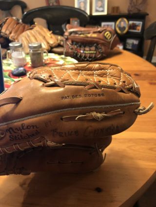 RARE VINTAGE NWOT WILSON A2000 L MADE IN THE USA 11.  75” RHT BASEBALL GLOVE 8