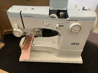 Vintage ELNA SU Type 62 Sewing Machine 2