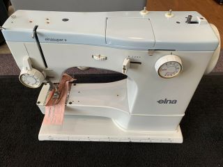 Vintage ELNA SU Type 62 Sewing Machine 7
