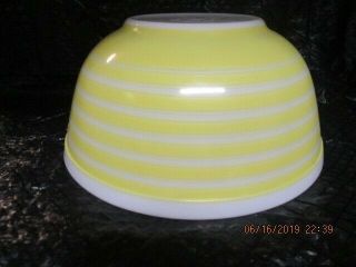 Vintage Pyrex Bowl Yellow Stripes 2 1/2 Quart 403 No Damage