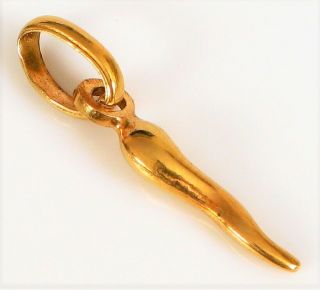 Vintage Designer Signed Unoaerre ? Fine 18k Yellow Gold Italian Horn Pendant