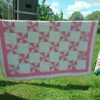 Vintage Full Size Hand Stitched Quilt B&b Girls Room Deco Pin Wheel