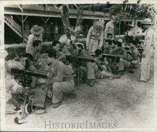 1941 Press Photo Philippine Troops Have Been Learning How To Use Machine Guns