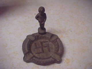 Ww Ii Era Home Front Metal Coin Dish Boy Peeing On A Anti Germany Symbol
