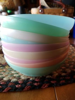 10 Vintage TUPPERWARE Cereal Bowls in Pastel Colors 8