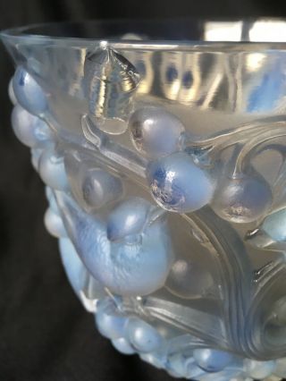 RARE R.  LALIQUE FRANCE AVALLON VASE,  BIRDS & BERRY 5