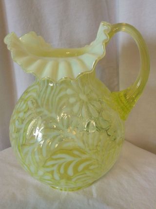 Vintage Fenton Art Glass Yellow Topaz Opalescent Daisy And Fern Pitcher
