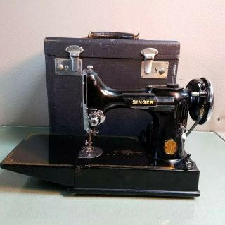 Vtg Singer Featherweight Model 221 Sewing Machine,  W Case 3289