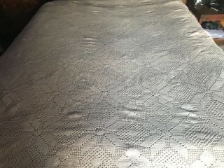 Vtg Ecru Hand Crochet Lace Stars Bedspread Tablecloth Scalloped Lg 144 X 88