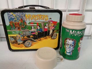 Vintage 1965 Thermos The Munsters Metal Lunchbox Complete W/ Thermos Tv Show