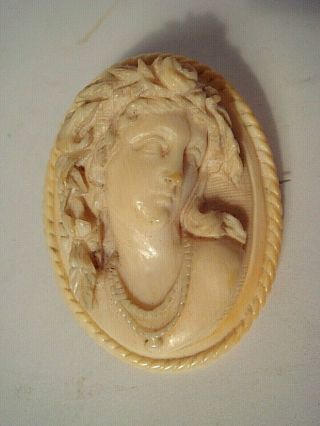 Antique Victorian Hand Carved Cameo Brooch