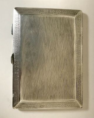 Solid Silver Cigarette Case,  manufactured in 1932,  weight 194g 2