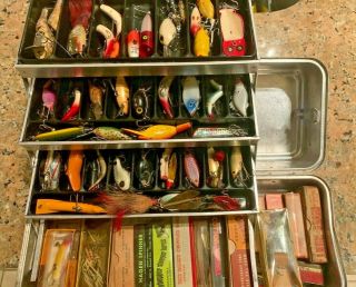 Vintage Umco Tackle Box Full Of & Vintage Lures Many Lures In Boxes