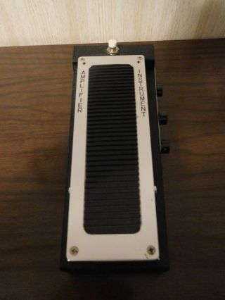 Vintage wah wah pedal with siren.  box.  Very,  almost. 2