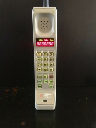 Vintage Rare 80 ' s Motorola DinaTAC 8000M Analog Thick Brick Cell Phone Cellular 2