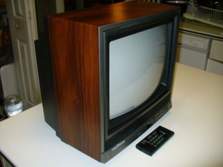 Vintage Sears Color Crt Tv Model 562 W/ Remote Woodgrain Retro Gaming Atari C64