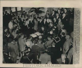 1951 Press Photo Japan Signs Treaty Allowing Us To Maintain Bases In Japan