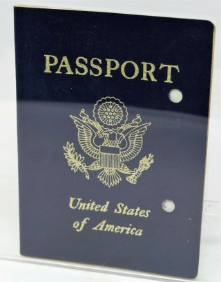 Vintage US Passport Elizabeth P.  McIntosh - MacDonald - OSS/MO CIA SPY GIRLS 4