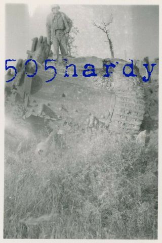 WWII US GI Photo - ID ' d 540th Engineer GI On KO ' d German Tank Flipped Over - TOP 2
