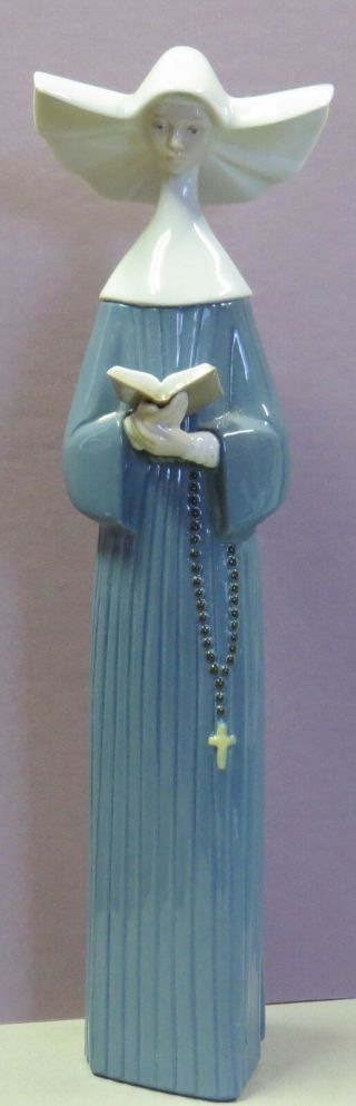 Vintage Lladro Porcelain Nun Figurine 5500 Prayerful Moment Nun 11 "