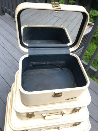 Vintage 4pc Luggage Set,  Baltimore Luggage,  White,  Keys,  JC Higgins 6