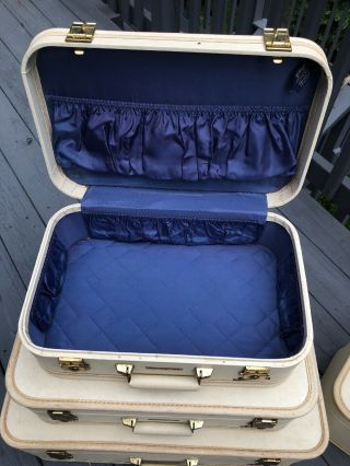 Vintage 4pc Luggage Set,  Baltimore Luggage,  White,  Keys,  JC Higgins 7