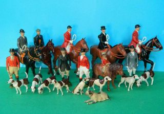 Britains Vintage Lead Hunt Meet Set Mounted & Standing Huntsmen / Women & Hounds