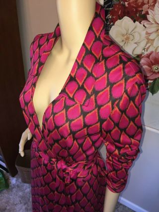 Vintage Diane Von Furstenberg 100 Silk Wrap Dress Classic,  Gorgeous Size 10