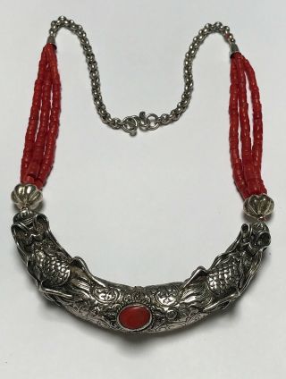 VINTAGE CHINESE RARE STERLING SILVER DOUBLE DRAGON CORAL BEADS NECKLACE 19 