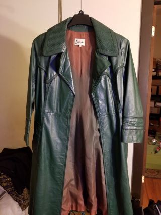 Womens Leather Vintage Trench Coat.  Well Kept Preserved Hunter Green