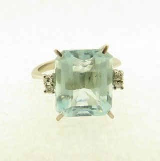 Vintage 14 Kt White Gold Diamond & Natural Light Blue Faceted Aquamarine Ring.