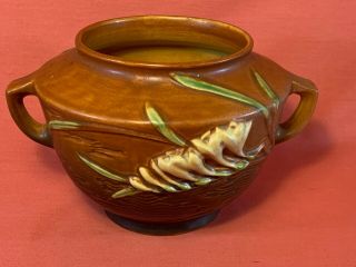 Vintage Roseville Freesia Double Handled Brown Bowl Vase 463 - 5 3
