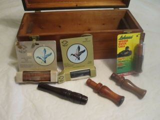 VINTAGE HAND CRAFTED WOOD BOX WITH 24 DUCK & GOOSE CALLS 4