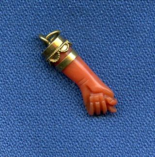 Vintage 18k Yellow Gold Mano Figa Hand Red Coral Amulet Charm Pendant
