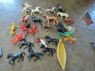 30 Vintage Plastic Toy Cowboy And Indian Figures