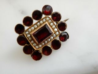 A VICTORIAN ANTIQUE 9 CT GOLD GARNET AND SEED PEARL BROOCH 5