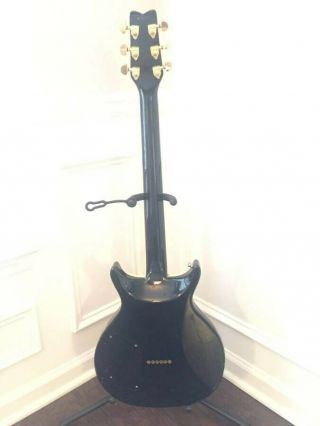 Vintage 1979 Washburn Eagle with hard shell case 2